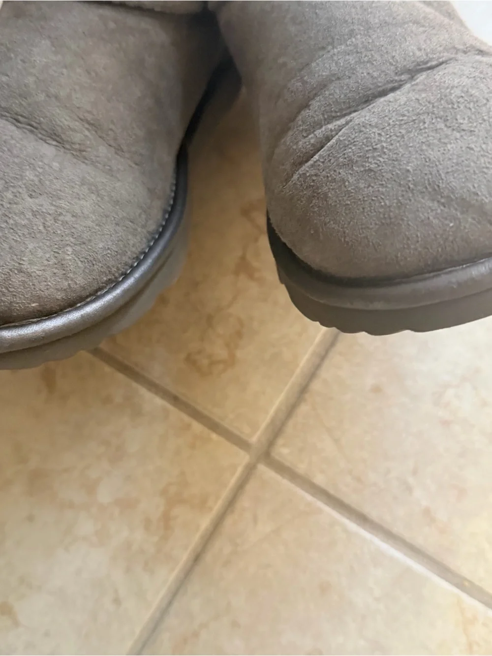 UGG big girls size 2 boots silver gray shearlings shoes